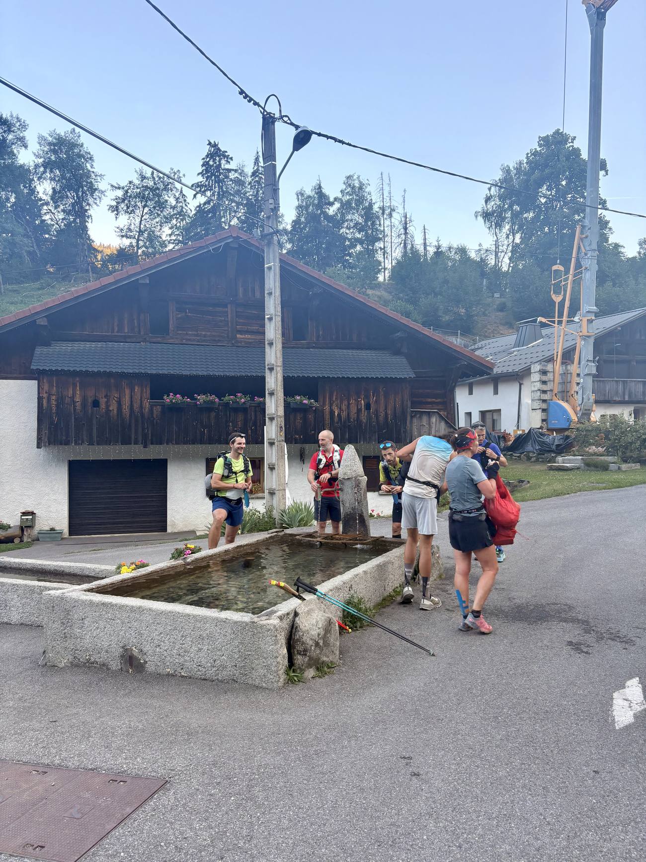 On retrouve quelques coureurs sur le chemin